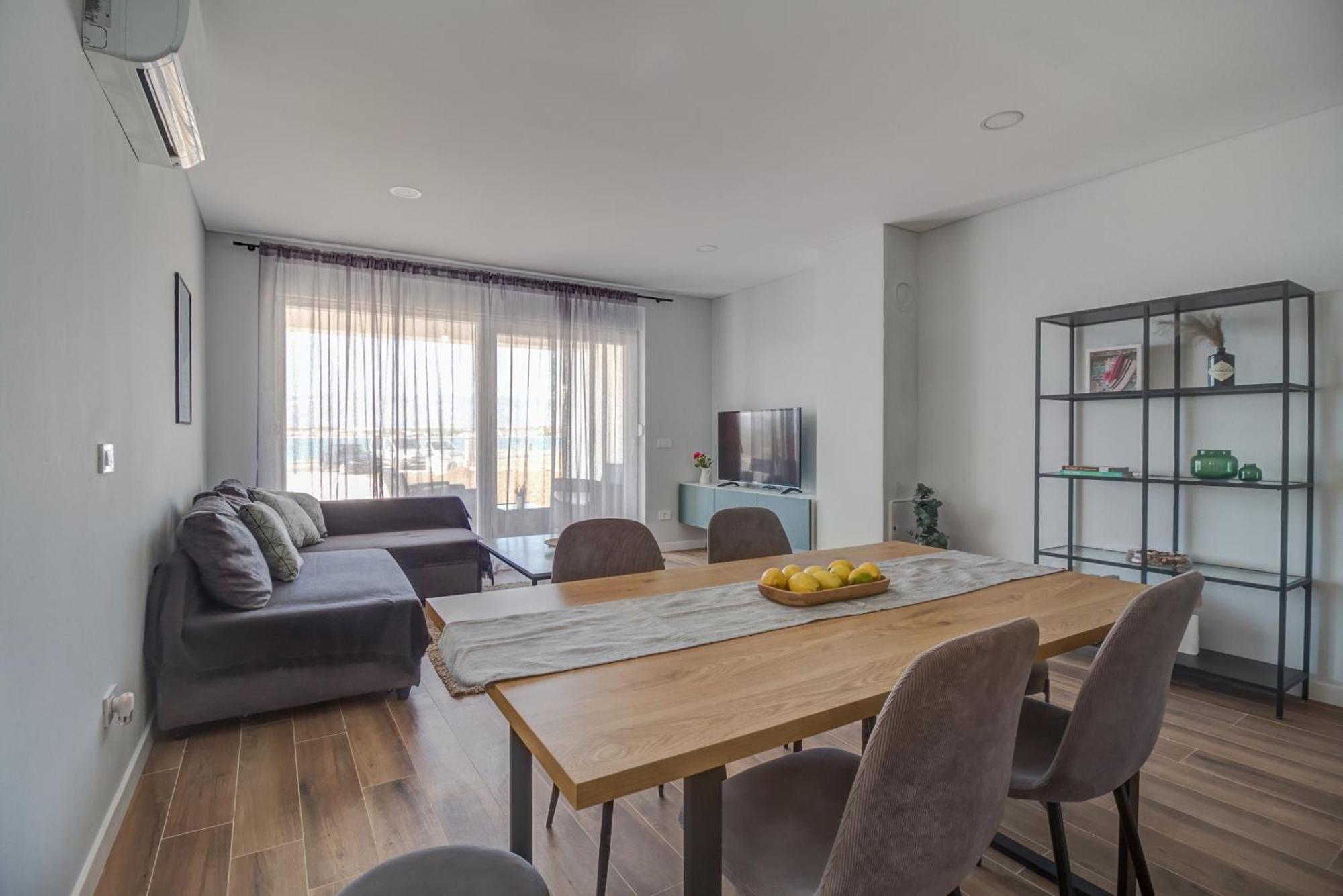 נין B & R Summer Breeze Apartments מראה חיצוני תמונה